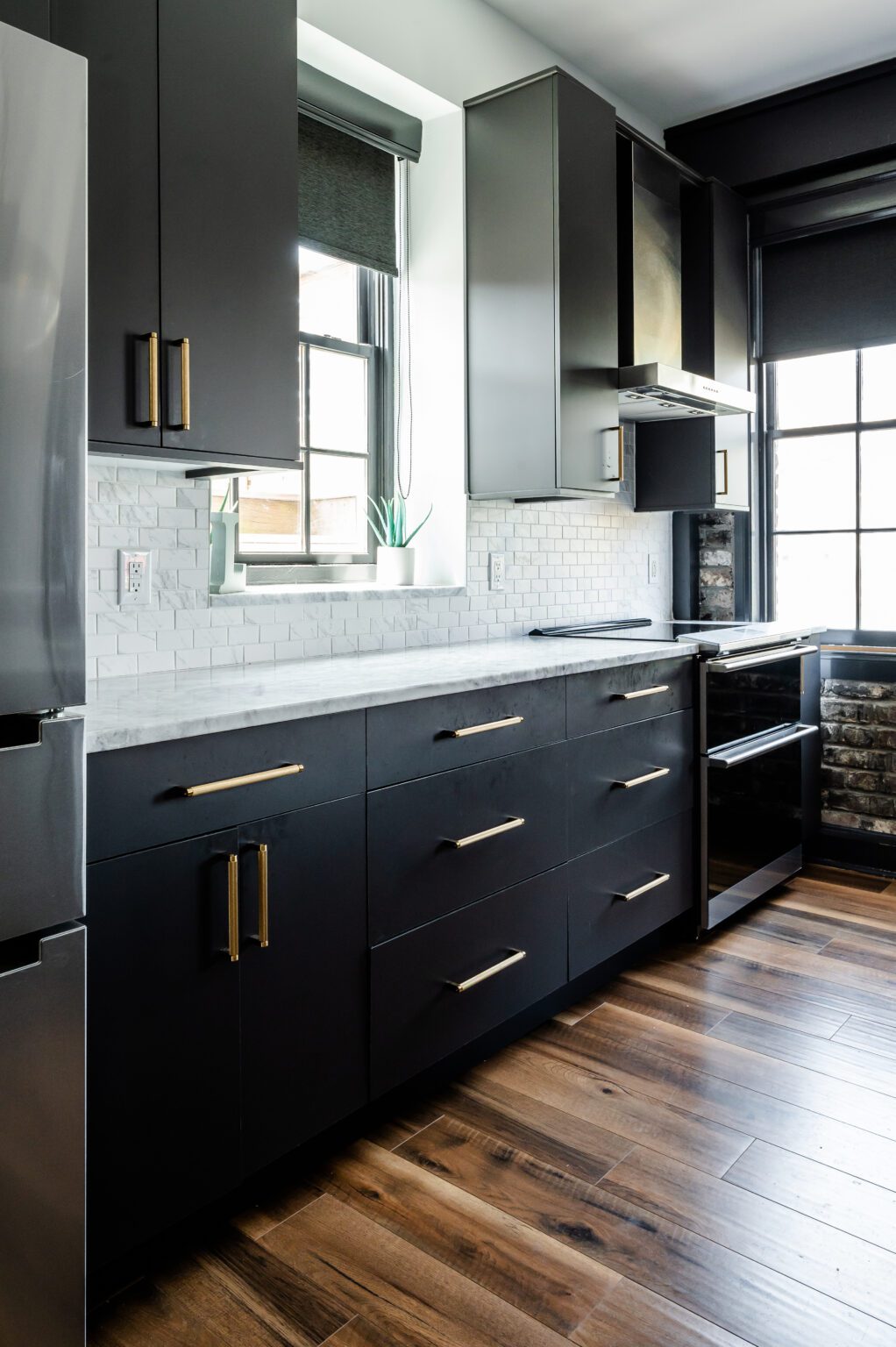 Modern and Moody Historic Makeover with Advanced Kitchen Designs ...